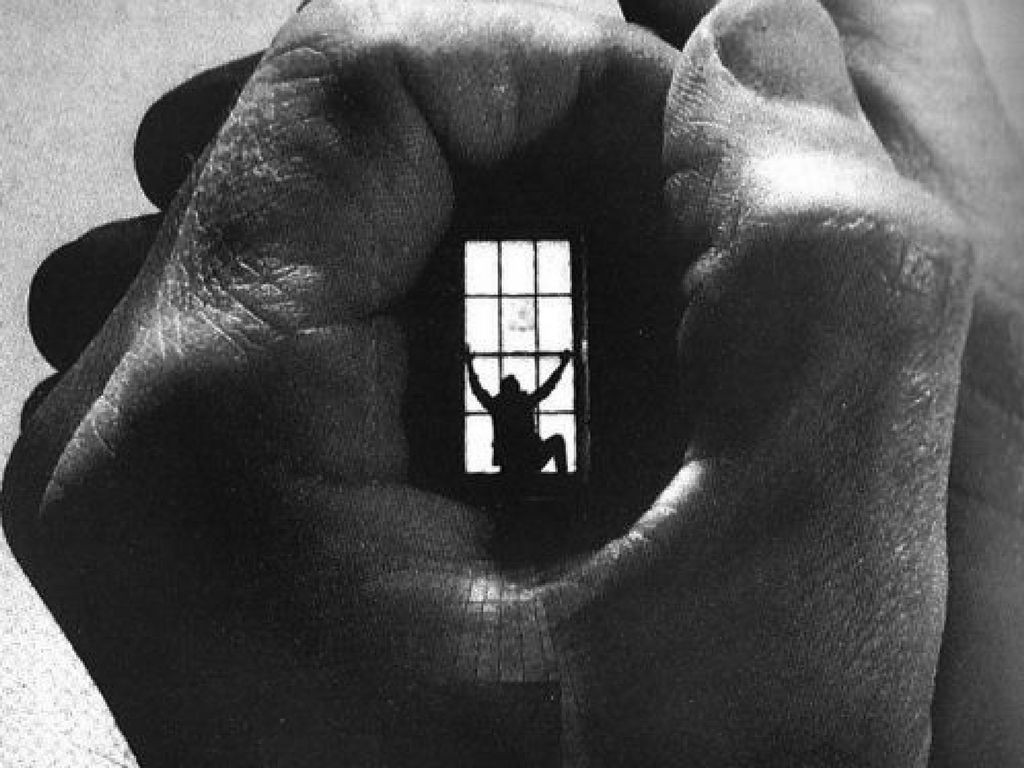 KARANLIĞIN CANINA KAST